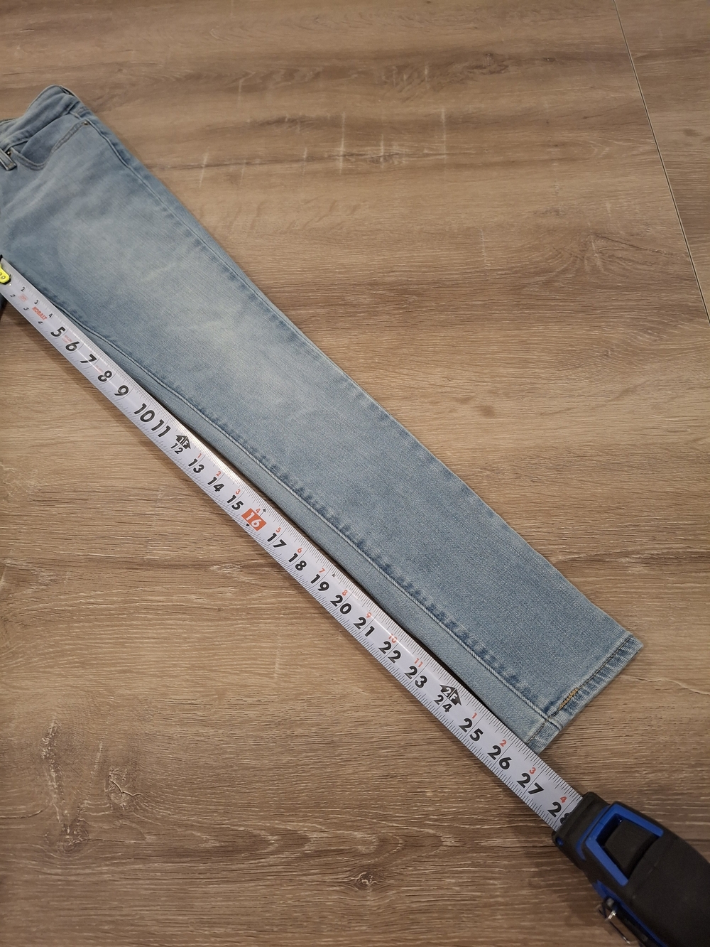 Levi's 711 Skinny Jeans Women's W25 L28 Light Wash Blue Denim - Picture 11 of 14